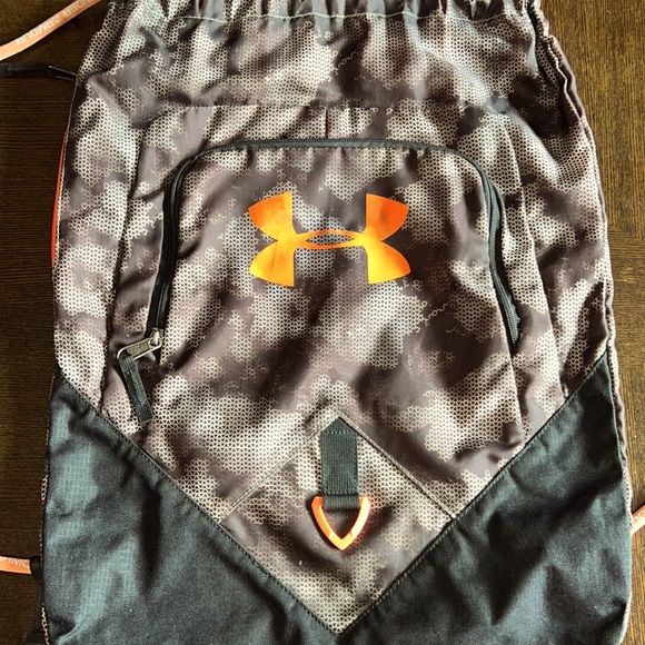Unisex Under Armour sackpack. Lots of storage. Brown camouflage Great condition - Picture 3 of 11